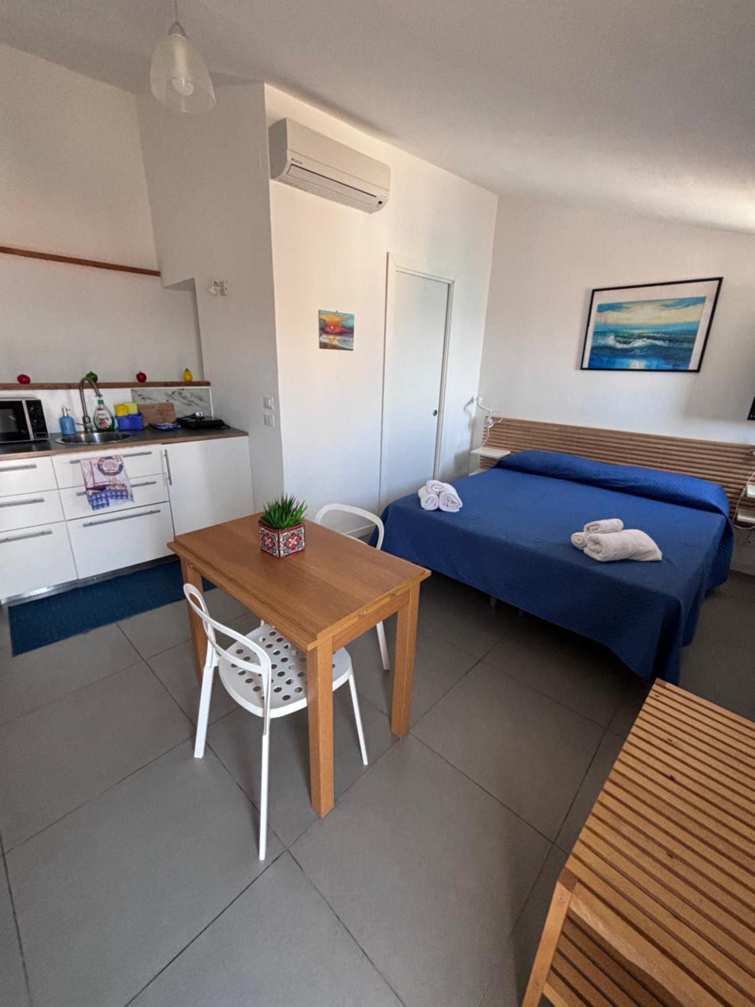 Chez Julie Apartment Чефалу Екстериор снимка