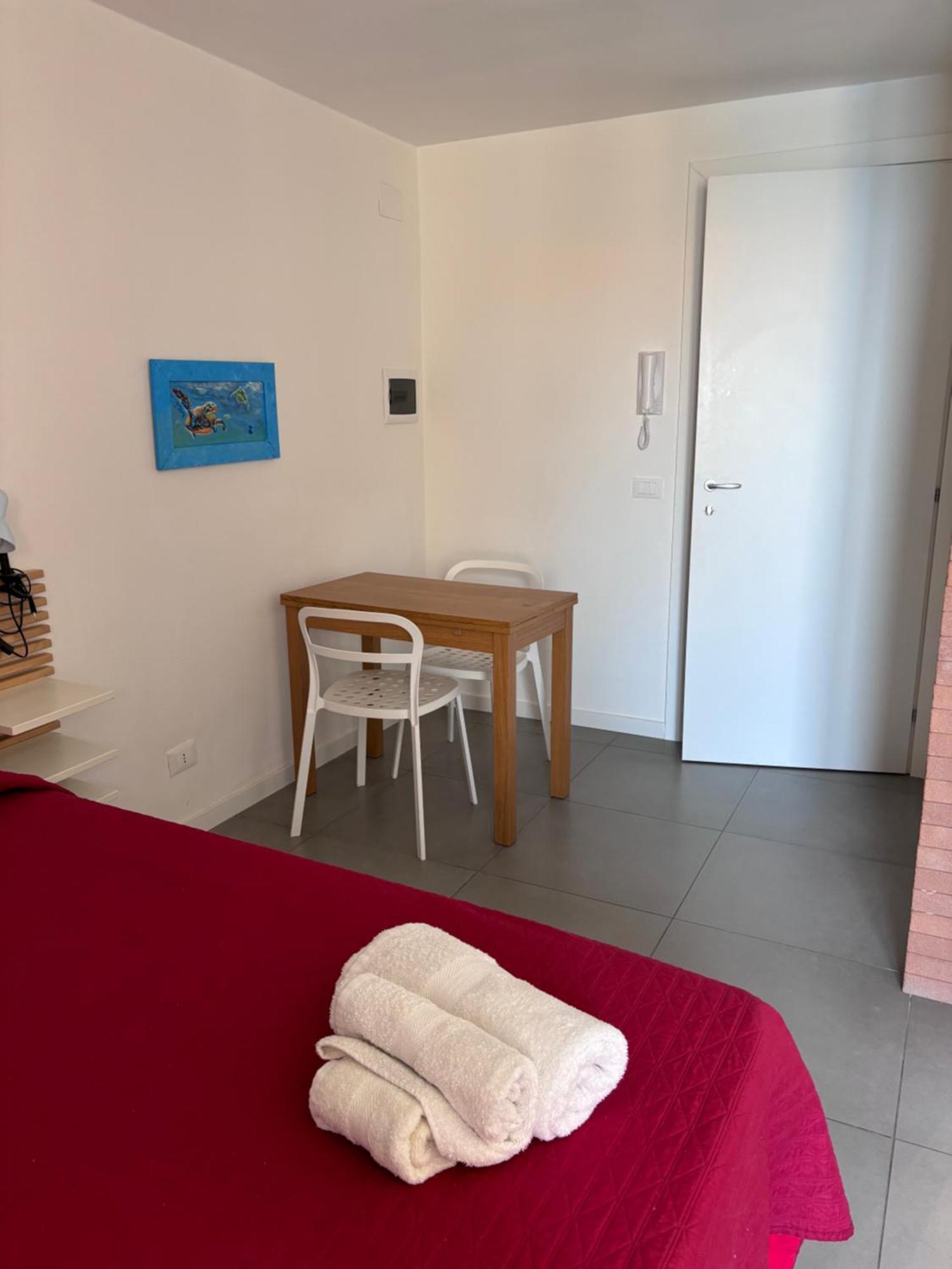 Chez Julie Apartment Чефалу Екстериор снимка