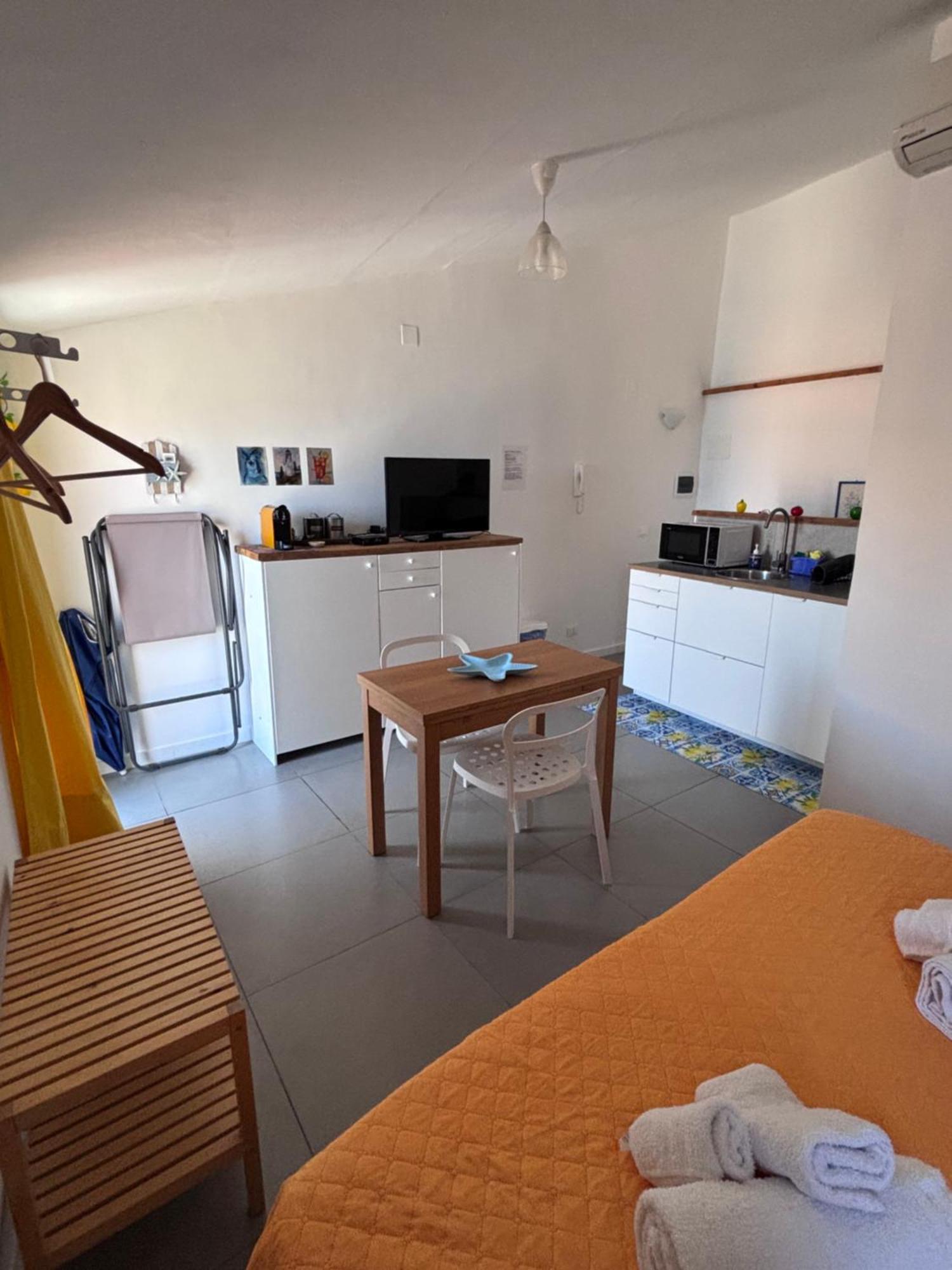 Chez Julie Apartment Чефалу Екстериор снимка